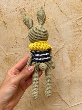 Muñeco Conejo Tejido a Mano Crochet Amigurumi