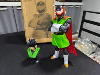 Figura Gohan Saiyaman Dragon Ball Z 32cm