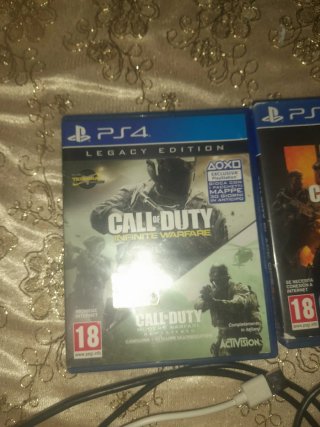 PS4 Pro + 5 Giochi + Controller