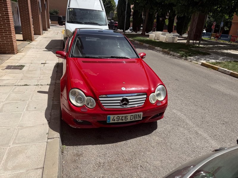 Mercedes-Benz Clase C 2004 - foto 1