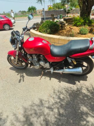 Honda Seven Fifty 750cc Roja