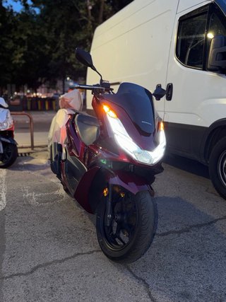 Honda PCX 125cc Rojo Granate
