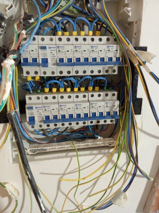 Se realiza instalaciónes electricas