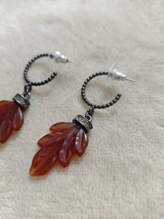 Pendientes hoja marrón y aro negro