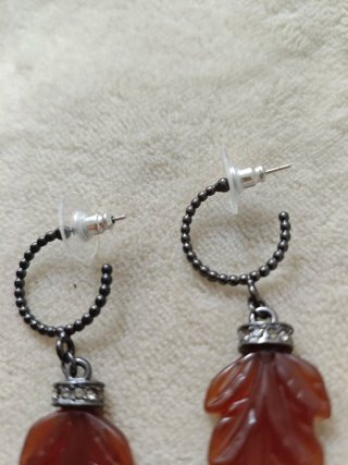 Pendientes hoja marrón y aro negro