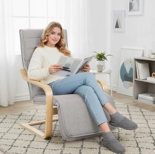 Sillón de salón con reposapiés