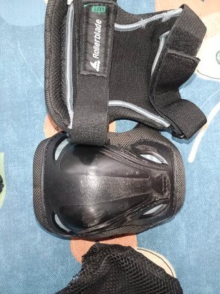 Patines Revolt Talla 42 + Mochila y Protecciones