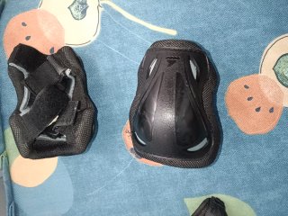 Patines Revolt Talla 42 + Mochila y Protecciones