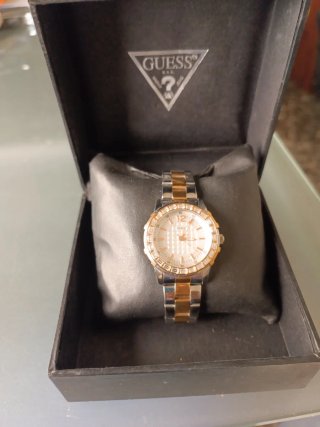 Reloj Guess Mujer Dorado y Plateado