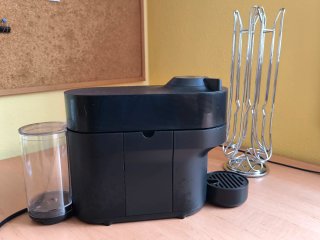 Cafetera Nespresso Vertuo Pop Negra