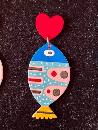Pendientes peces corazón rojo oro