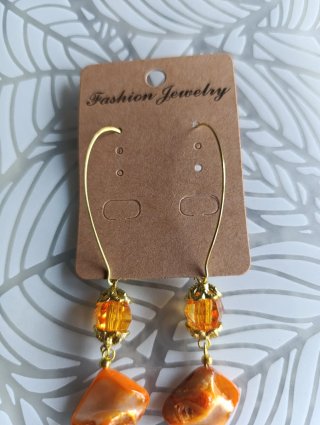 Pendientes largos cristal y nácar naranja.
