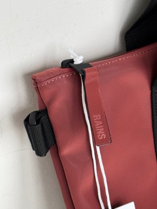 Bolso bandolera Rains impermeable nuevo burdeos