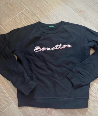 Sudadera Bennetton Negra Logo Rosa