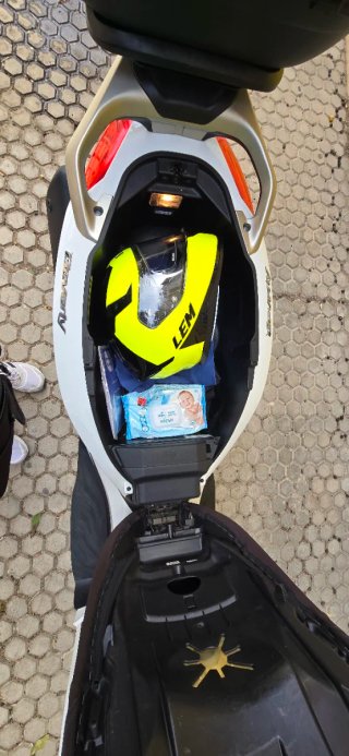 Piaggio Beverly 400 HPE 2025 Blanca