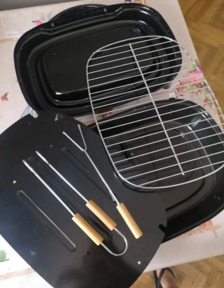 Barbacoa Portátil Gris con Tabla de Cortar
