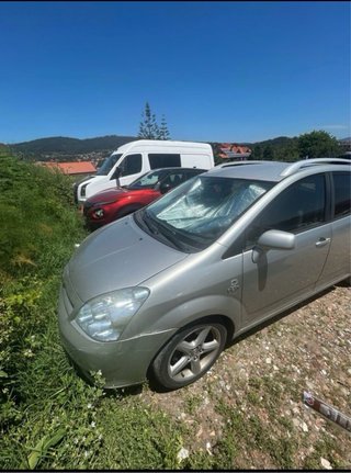 Toyota corolla verso (motor perfecto estado)
