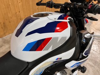 BMW M 1000 R