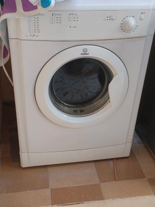 SECADORA Indesit IDV 75