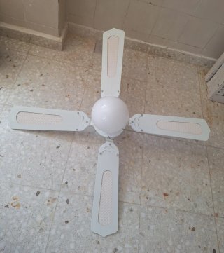 Ventilador de techo blanco