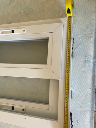Ventana blanca de doble cristal