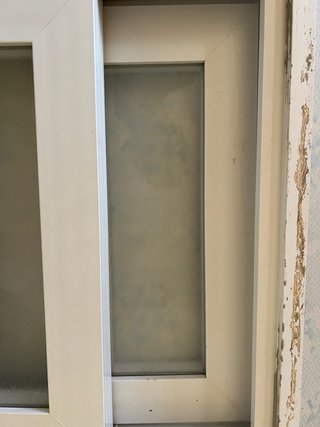 Ventana blanca de doble cristal