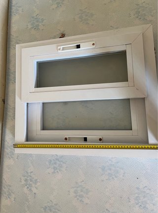 Ventana blanca de doble cristal