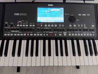 Korg PA600 Teclado Profesional