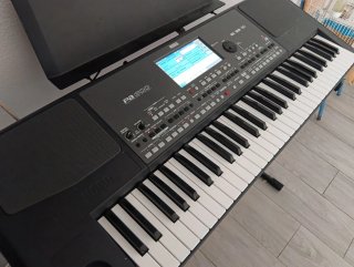 Korg PA600 Teclado Profesional