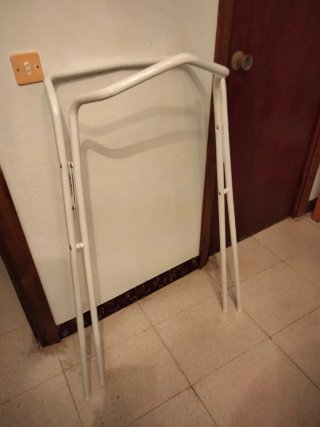Bañera para bebé azul con soporte