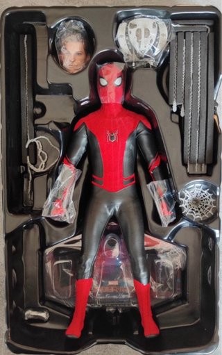 Hot Toys Spider-Man Far From Home Upgraded Suit