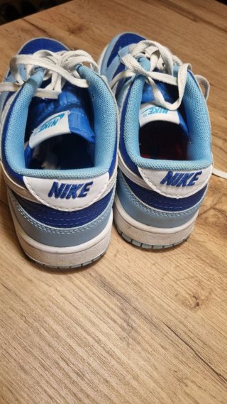 Zapatillas Nike Dunk Low Azul y Blanco.