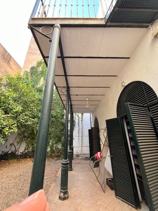 Par de contraventanas de hierro verde