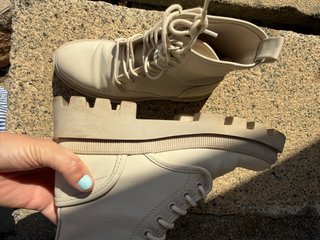 Botines de cordones color hueso