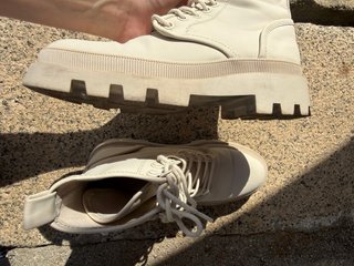 Botines de cordones color hueso