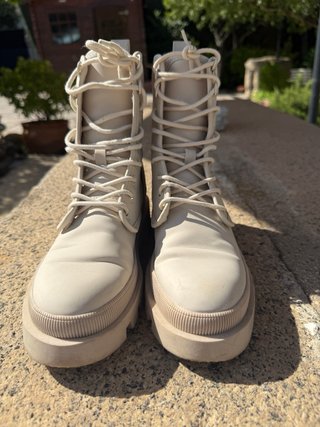 Botines de cordones color hueso