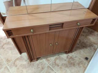 Mueble recibidor con espejo