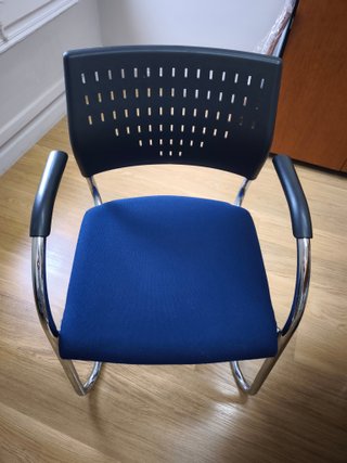 mesa redonda de madera de oficina 120 cm.