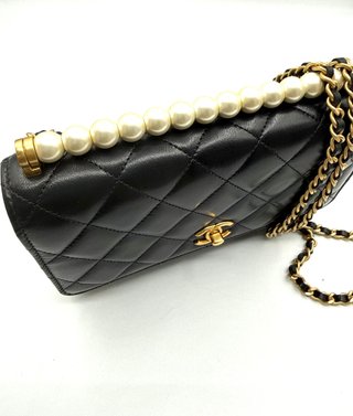 Bolso Chanel WOC Perlas Negro Dorado