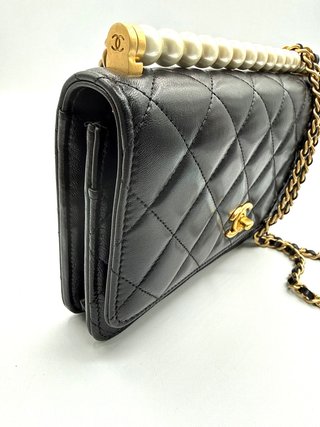 Bolso Chanel WOC Perlas Negro Dorado