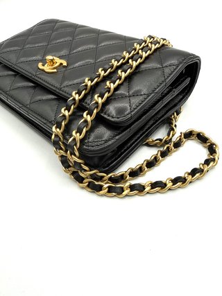 Bolso Chanel WOC Perlas Negro Dorado