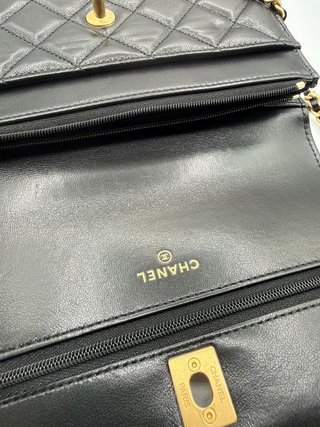 Bolso Chanel WOC Perlas Negro Dorado