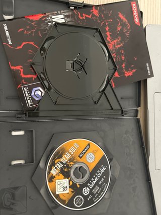 Resident Evil 4 y Metal Gear Solid Twin Snakes GC