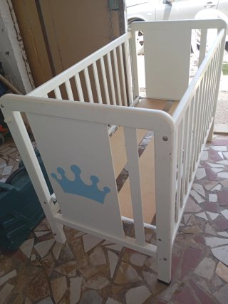 Cuna de bebé blanca