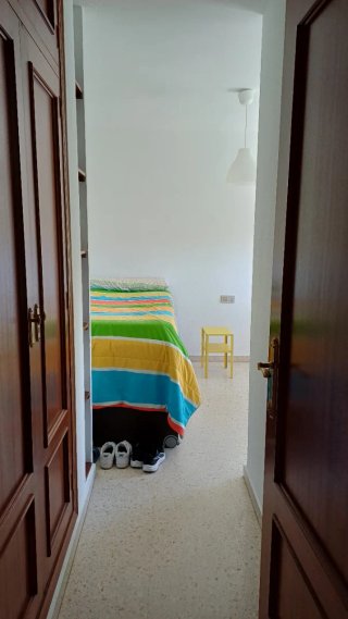 Se alquila habitación en piso compartido