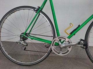 Bicicleta de carretera verde
