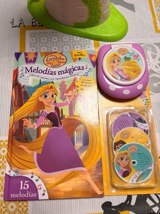 Torre Rapunzel Disney Mattel, muñeca mini y libro