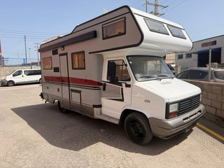 Autocaravana Peugeot J5 restaurada impecable