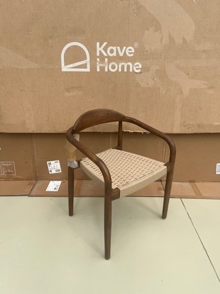 Sedia Nina Kave Home legno massello acacia