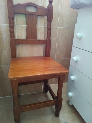 Regalo 2 Sillas de Madera de calidad x compra